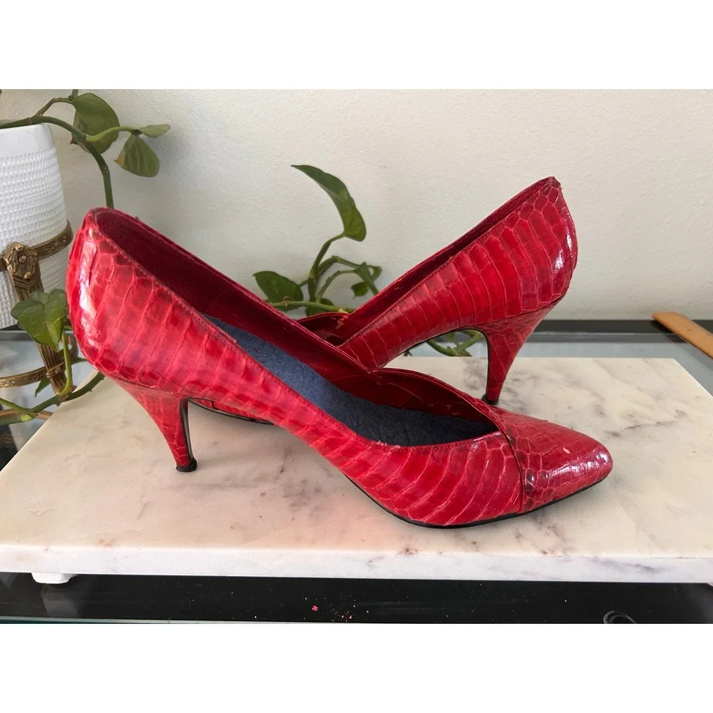 N/A vintage red